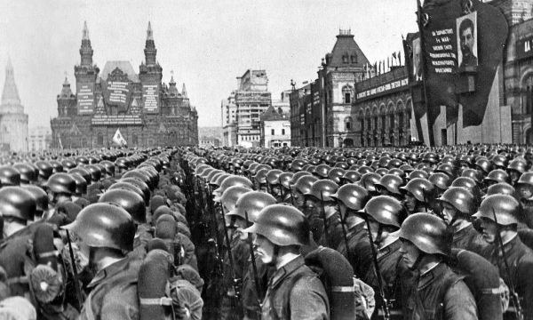 Это фото было под запретом 64 года: Что сделал солдат