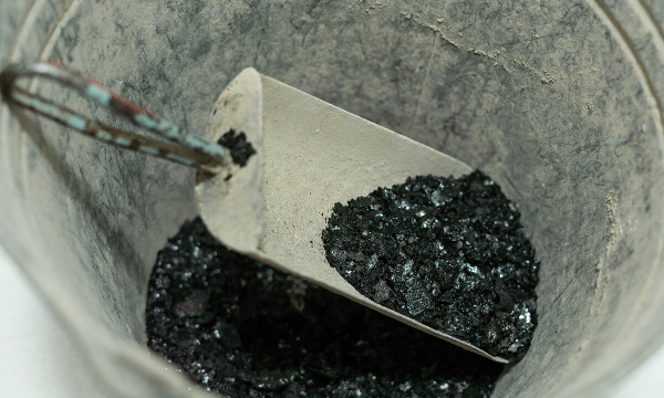 Что сжечь в печке, чтобы прочистить дымоход: 4 народных способа